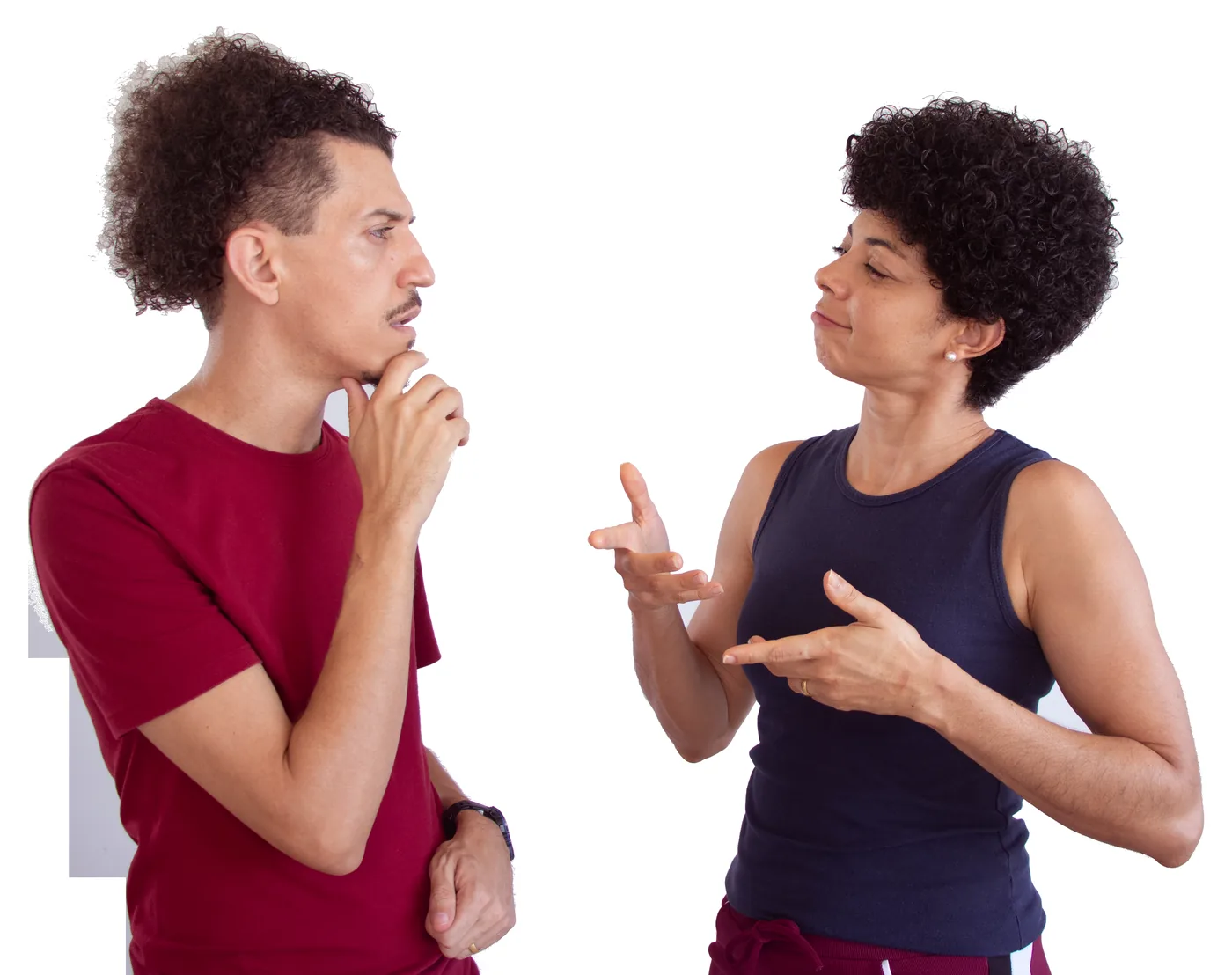 Madson e Raquel Barreto conversando em Libras